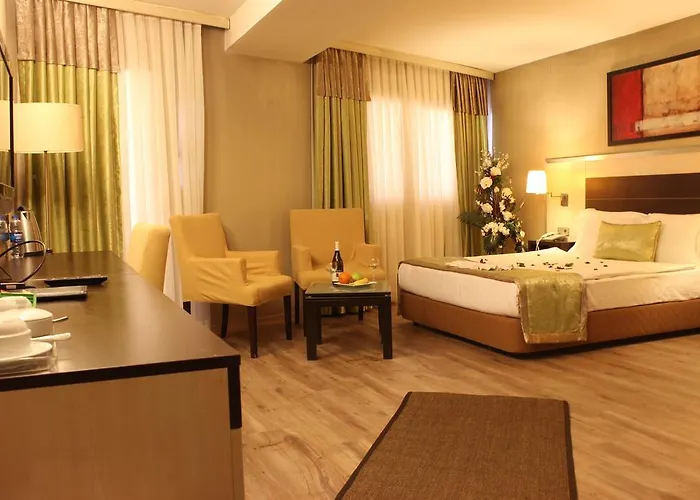 מלון Comfort Boutique 3*